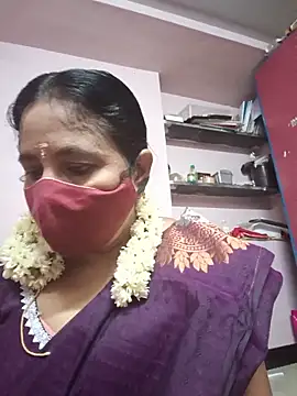 Snapshot of Tamilaunty35 chatting on 05/22/26, 03:50 Tamilaunty35 online show from 05/22/26, 03:50