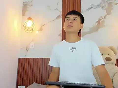 SantiagoCool online show from 04/17/26, 07:39