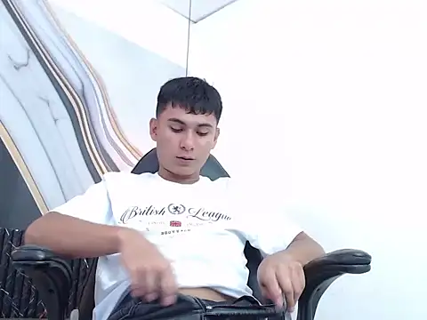 SantiagoCool online show from 04/22/26, 07:48