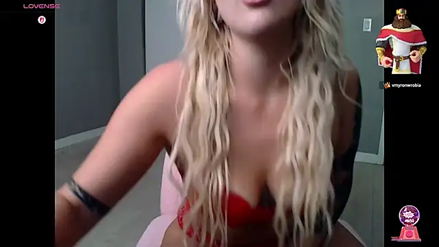 Snapshot of BettyBadNews chatting on 06/12/26, 04:39 BettyBadNews online show from 06/12/26, 04:39