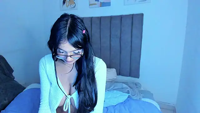 britanny jones1 online show from 04/16/26, 09:50