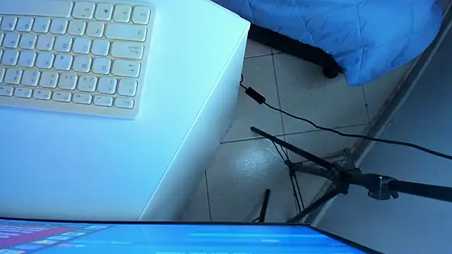 britanny jones1 online show from 04/21/26, 12:11