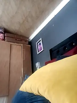 SweetBelly1 online show from 04/17/26, 07:44