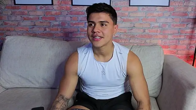 AARON SKYLON online show from 04/21/26, 02:51