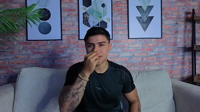 AARON SKYLON online show from 04/22/26, 01:19