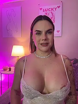 Snapshot of TinaMercier chatting on 05/07/26, 12:27 TinaMercier online show from 05/07/26, 12:27