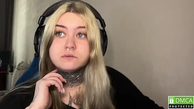 CuteUna online show from 04/23/26, 10:25