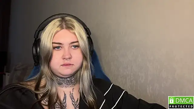 CuteUna online show from 04/23/26, 12:29