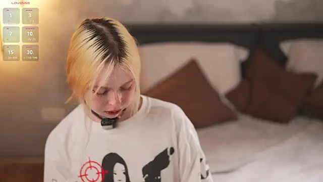 Snapshot of ElvenCat chatting on 06/05/26, 04:13 ElvenCat online show from 06/05/26, 04:13