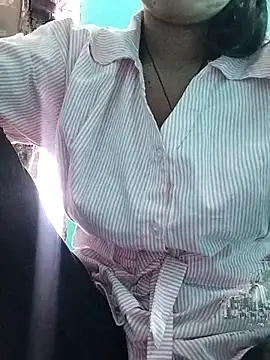 Liviya  225   online show from 04/13/26, 11:48