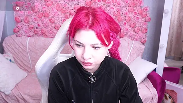 PinkyTrix online show from 04/21/26, 05:36