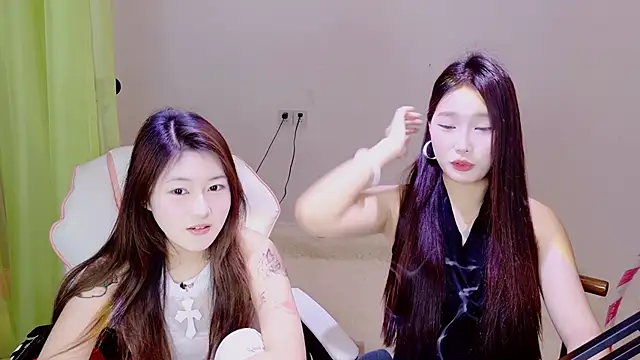 Xiongchumo1120 online show from 04/16/26, 02:23