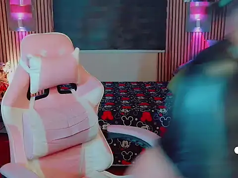 Ayakusai online show from 04/18/26, 01:20