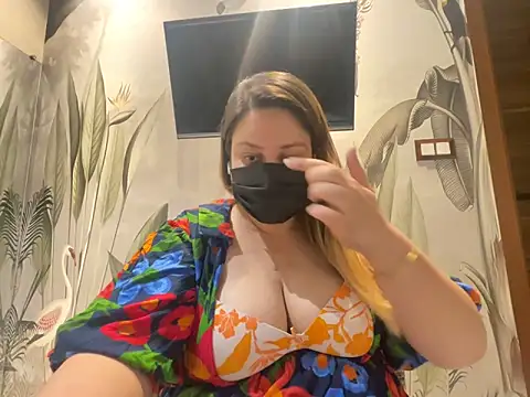 kavyasingh36 online show from 04/20/26, 03:37