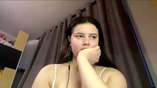 LonnaVandal online show from 04/15/26, 05:42