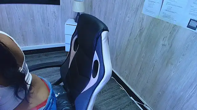 MELIZ QUEEN online show from 04/22/26, 12:18