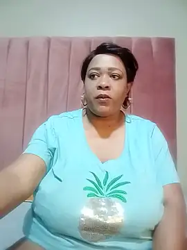 BUSTYQUEEN56  online show from 06/07/26, 04:27