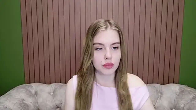 Sofia Weber online show from 04/21/26, 10:10