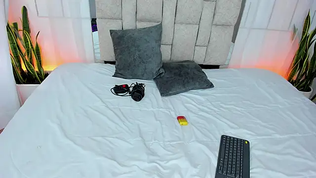  Camila Vega  online show from 04/18/26, 05:06