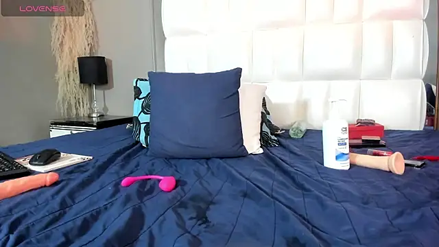 MILF AURORA online show from 06/11/26, 12:32