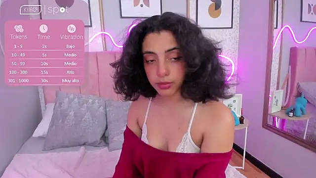 AURORAMILLSS online show from 04/17/26, 03:20