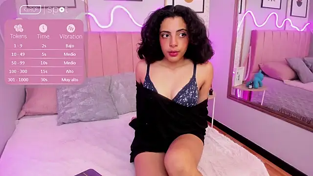 AURORAMILLSS online show from 04/18/26, 03:32