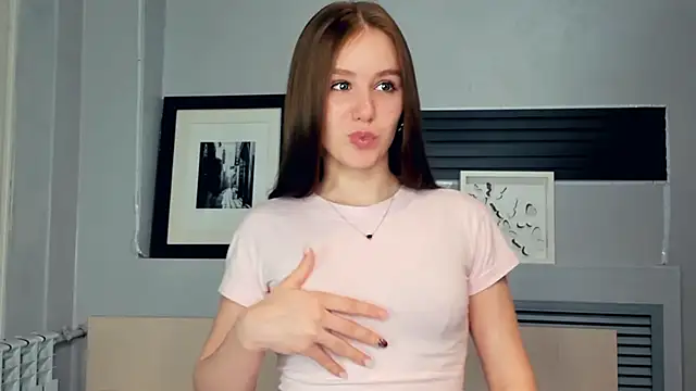 KareenLivingston online show from 04/17/26, 07:11