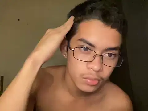 yourhotasian jhonpol16 online show from 04/16/26, 02:18