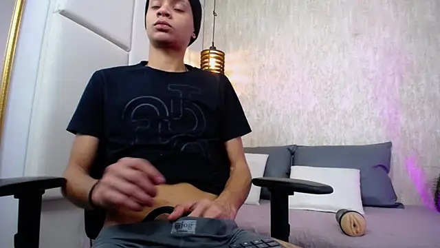 Axel marcus online show from 04/17/26, 07:50