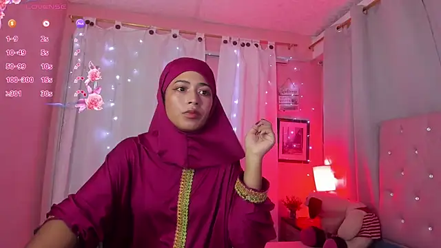 NadiaKarim  online show from 04/16/26, 12:17