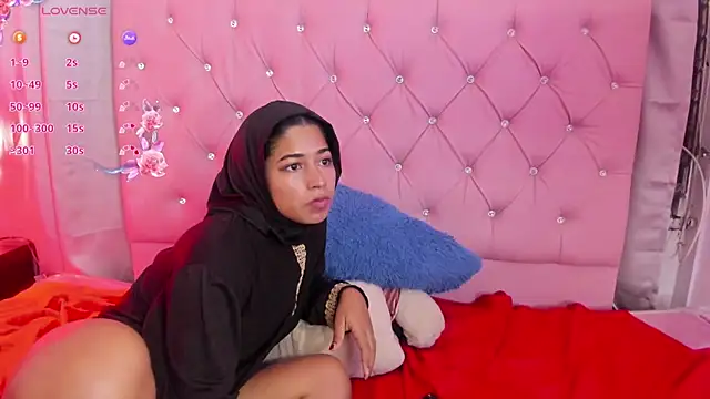 NadiaKarim  online show from 04/18/26, 07:07