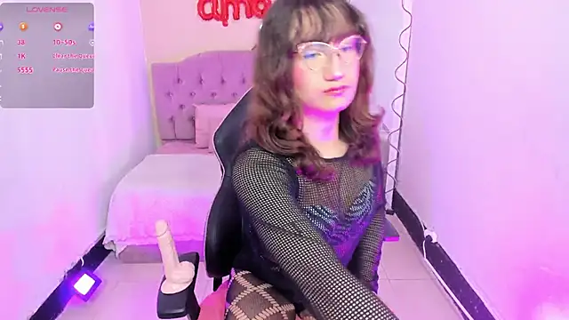 KATHERINE TAY online show from 04/22/26, 07:26