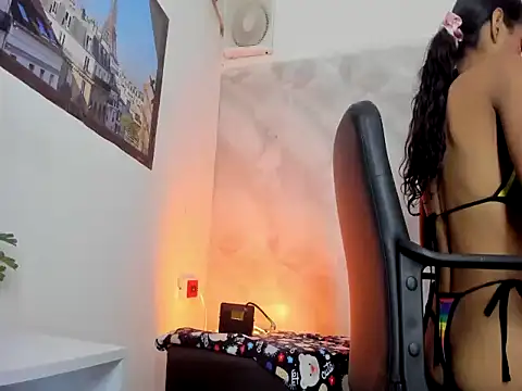 suriFoster online show from 04/18/26, 01:37