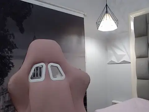 lunallena 17 online show from 04/23/26, 01:18