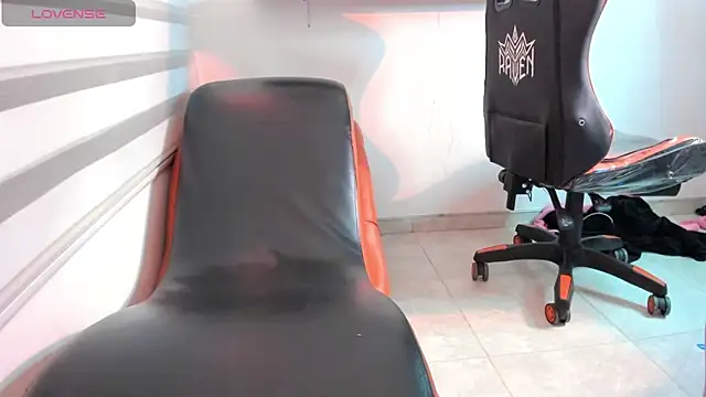 Catalina Foxt online show from 04/19/26, 08:46