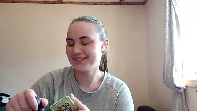 RoxanneStuard online show from 04/25/26, 07:11