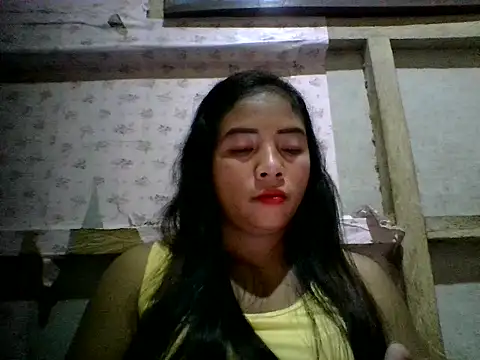Snapshot of pinayysimple chatting on 05/23/26, 01:48 pinayysimple online show from 05/23/26, 01:48
