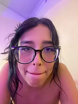 milakitti online show from 04/24/26, 04:04