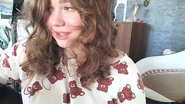 AmeliFoxi online show from 04/23/26, 10:58