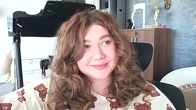 AmeliFoxi online show from 04/23/26, 12:29