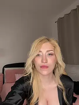 darkglitter26 online show from 05/17/26, 08:05