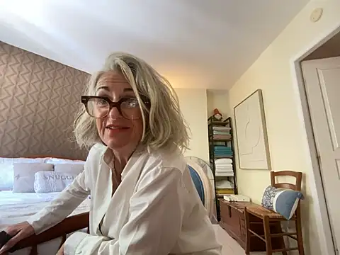 NaughtyMonicaUK online show from 04/18/26, 11:03