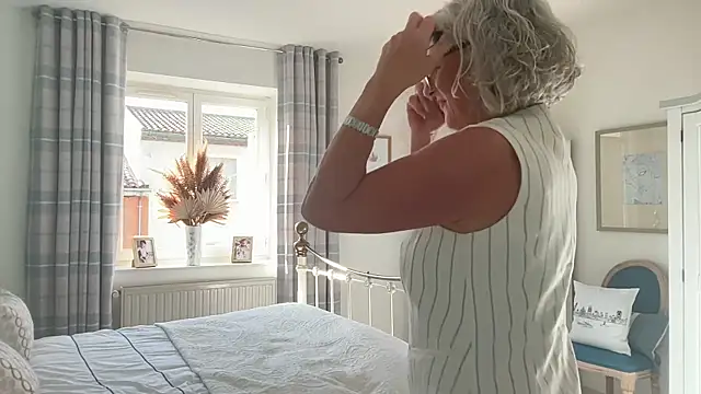 NaughtyMonicaUK online show from 04/23/26, 04:53