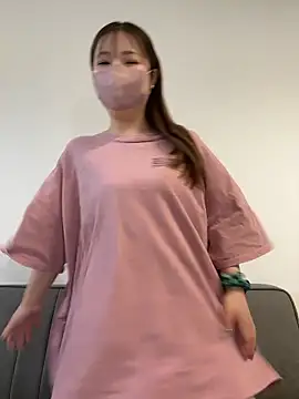 Snapshot of MOKAchann chatting on 05/18/26, 12:07 MOKAchann online show from 05/18/26, 12:07
