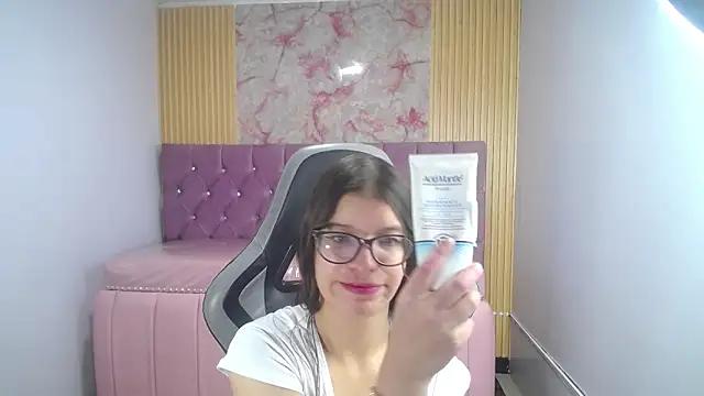 Kailee ch online show from 04/15/26, 01:07