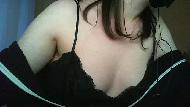 Snapshot of MeowXoXoX chatting on 04/12/26, 05:51 MeowXoXoX online show from 04/12/26, 05:51