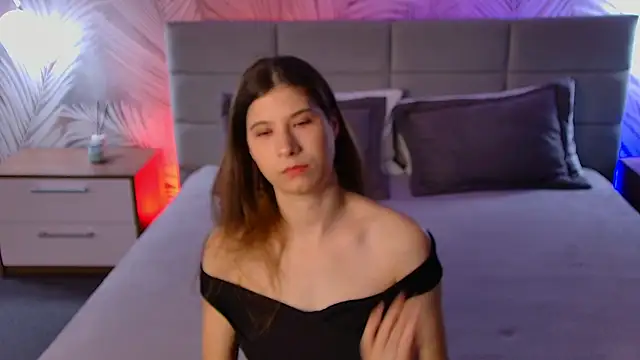 AuroraGlowe online show from 04/22/26, 11:12