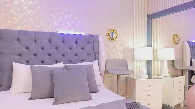 BriannaBunnyy online show from 04/23/26, 04:53