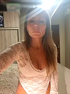 Snapshot of prretty15 chatting on 07/28/26, 03:24 prretty15 online show from 07/28/26, 03:24