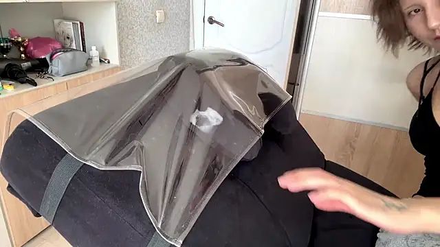 WuhhwLina online show from 04/15/26, 09:05